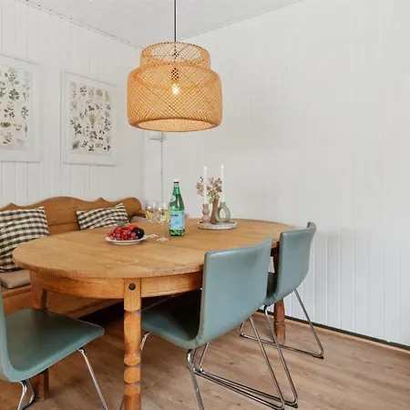 Ellinor - 300m From The Sea By Interhome
